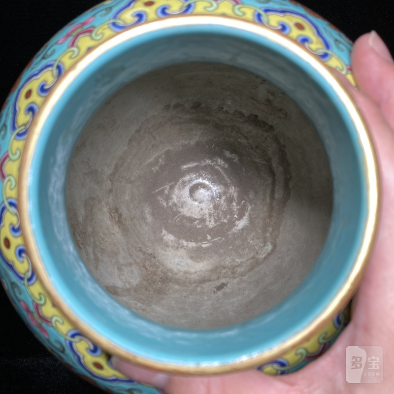清嘉庆 松石绿地粉彩缠枝花卉纹罐 - 图7